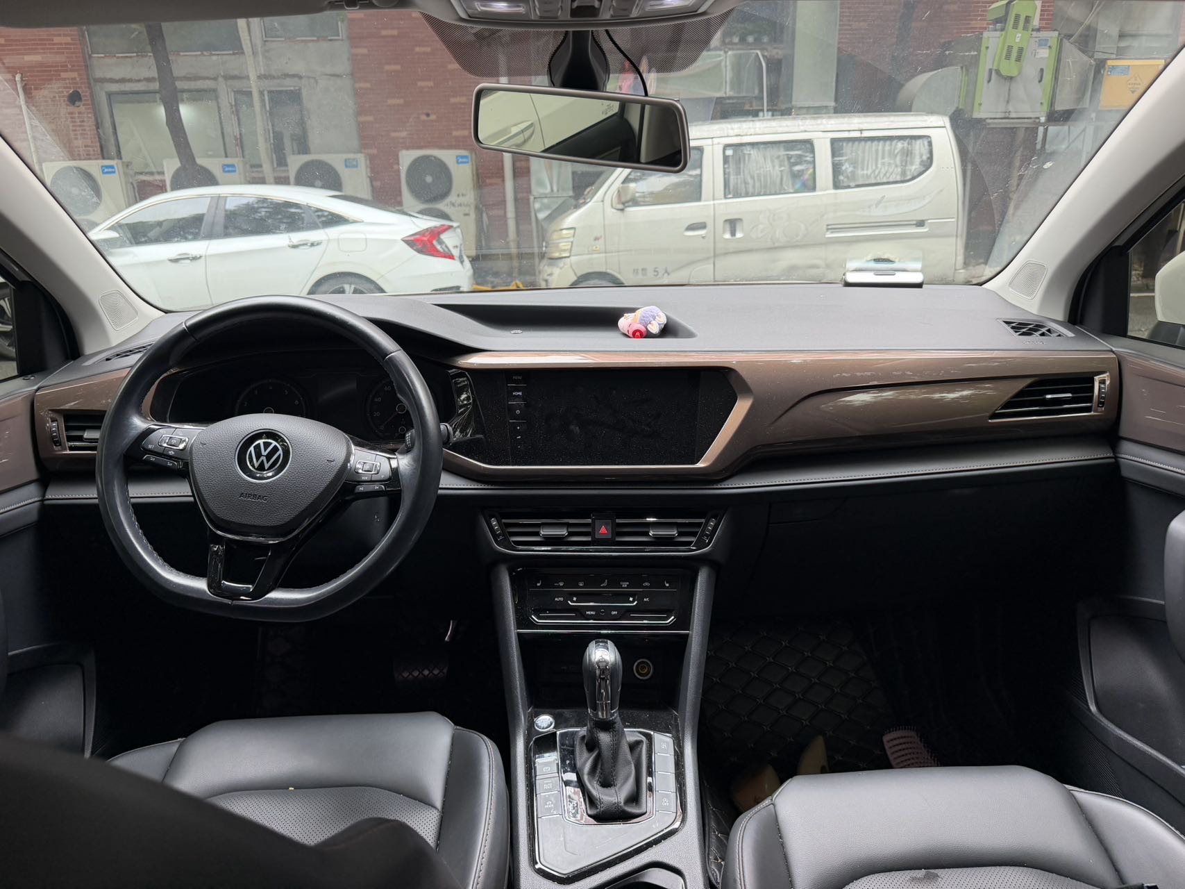 Volkswagen Tharu 2022 car image #6
