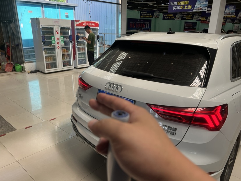 Audi Q3 2020 car image #6