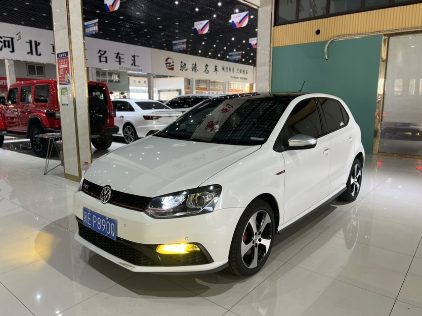 Volkswagen Polo 2016 car image #2
