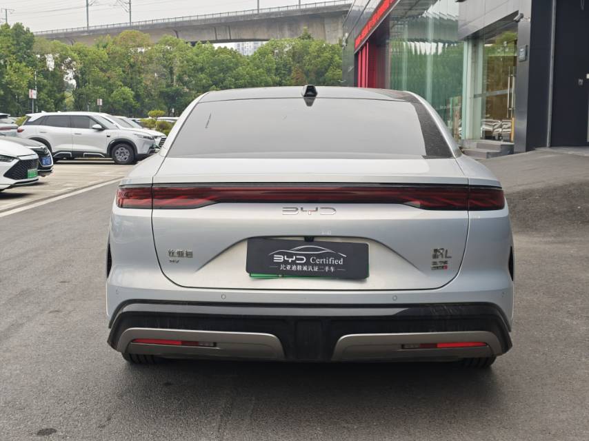 BYD HanL 2025 car image #8