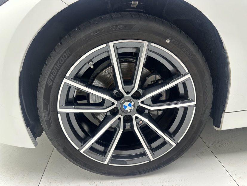 BMW 3 Series 2024 car image #8