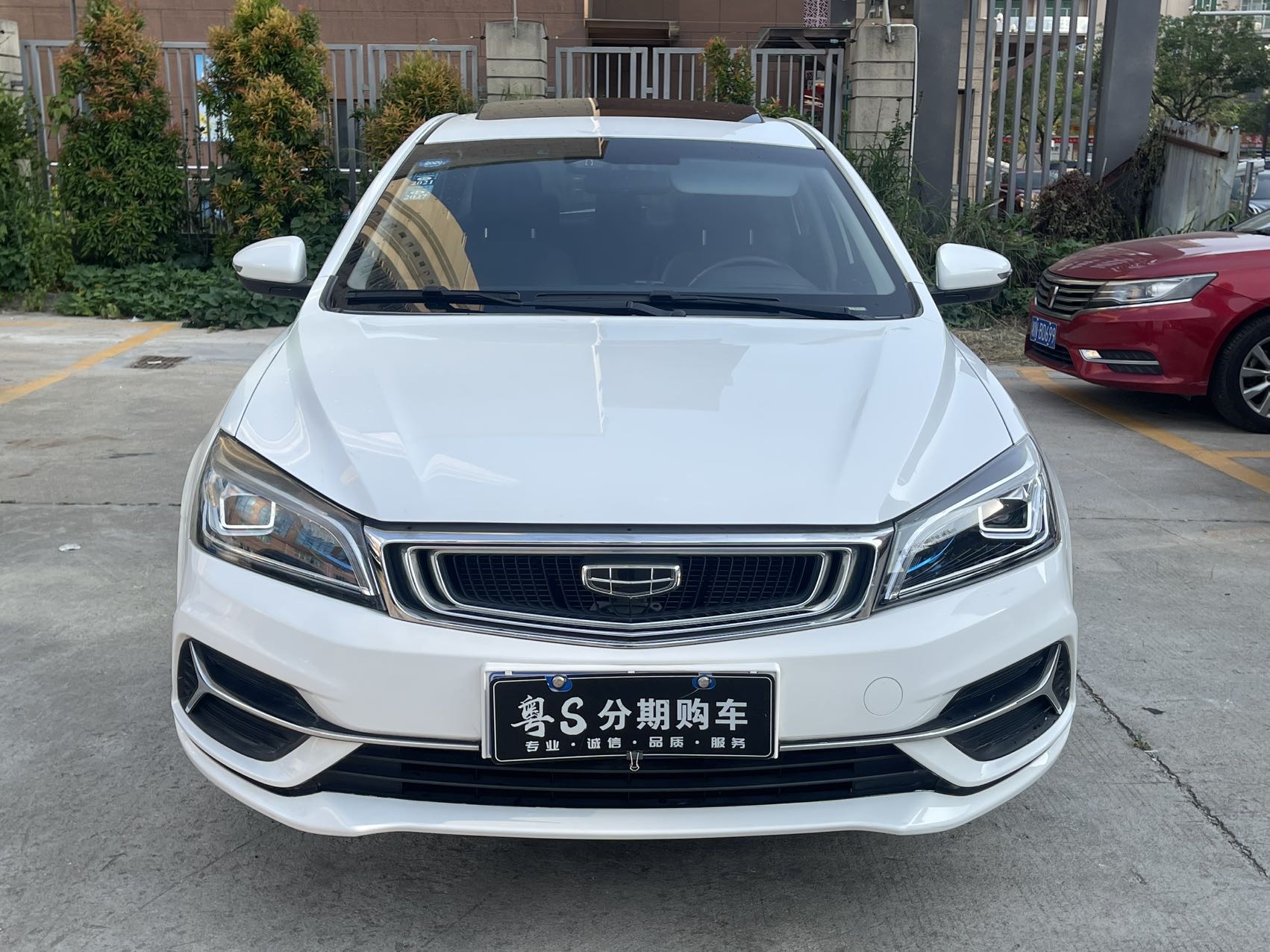 GEELY Emgrand 2019 car image #2
