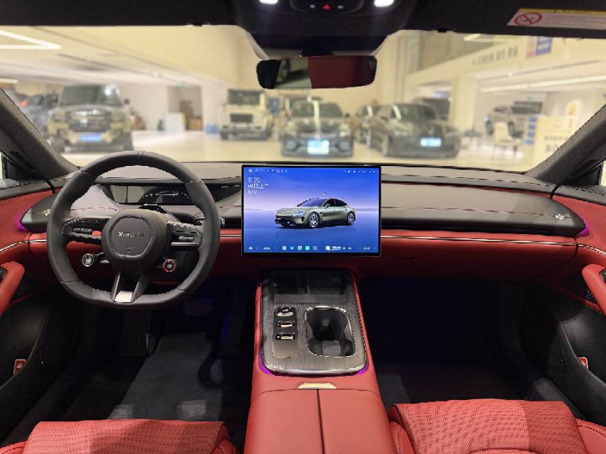 MI SU7 2024 immagine di auto #12