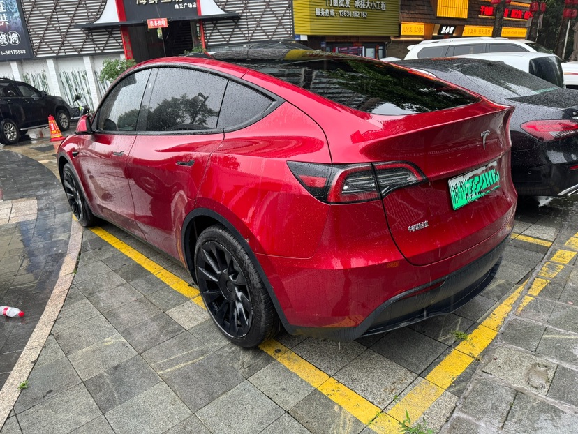 Tesla Model Y 2024 #5 Tesla Model Y 2024 immagine di auto #5