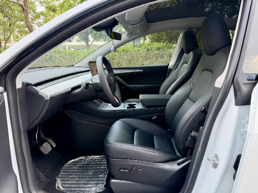 Tesla Model Y 2024 car image #5