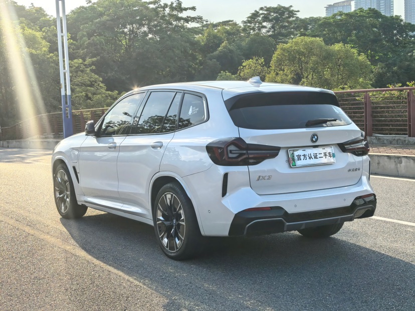 BMW iX3 2023 #6 BMW iX3 2023 immagine di auto #6