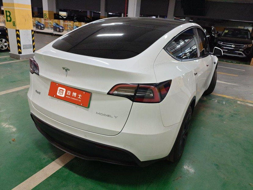 Tesla Model Y 2024 car image #3
