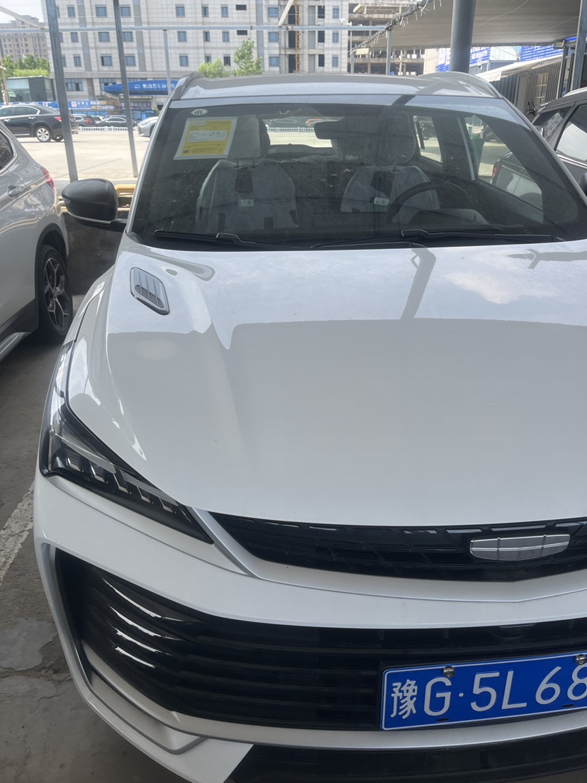 GEELY Coolray 2026 car image #3