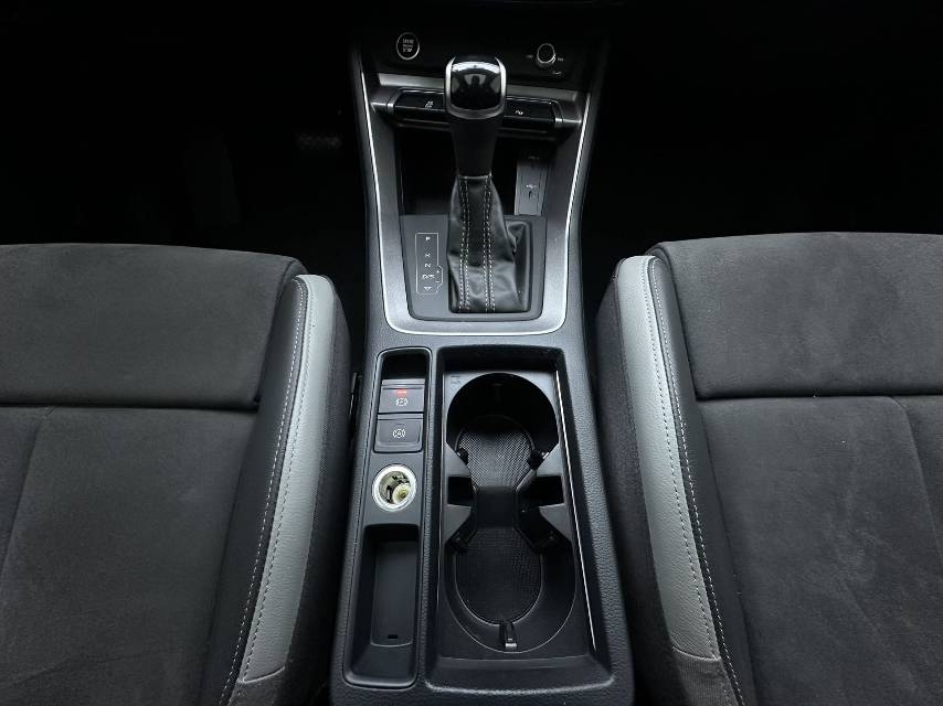 Audi Q3 2022 car image #13