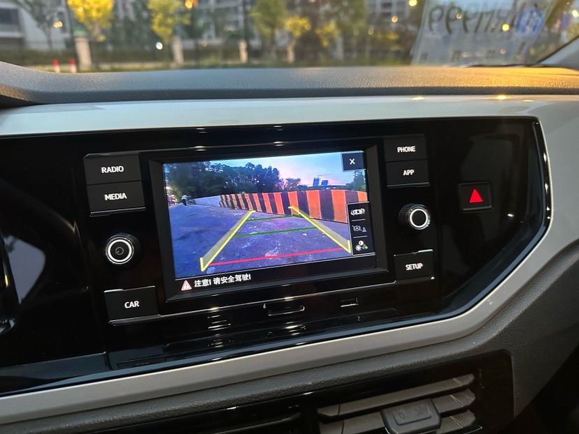 Volkswagen Polo 2021 car image #9