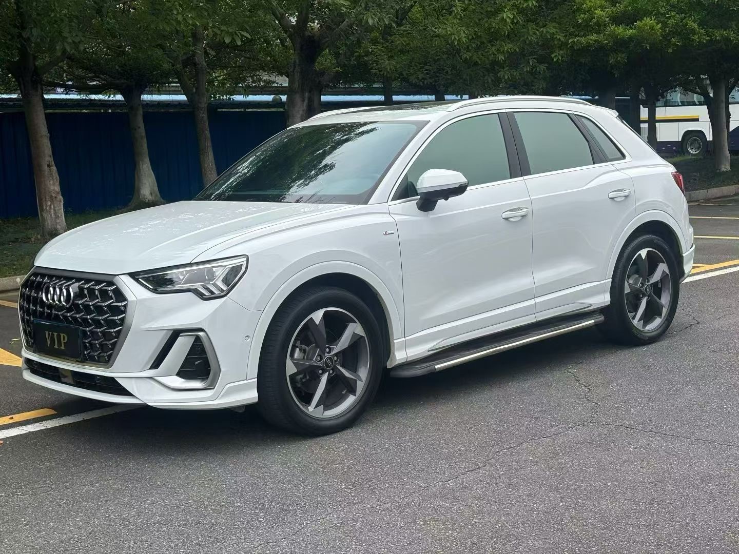 Audi Q3 2024 car image 