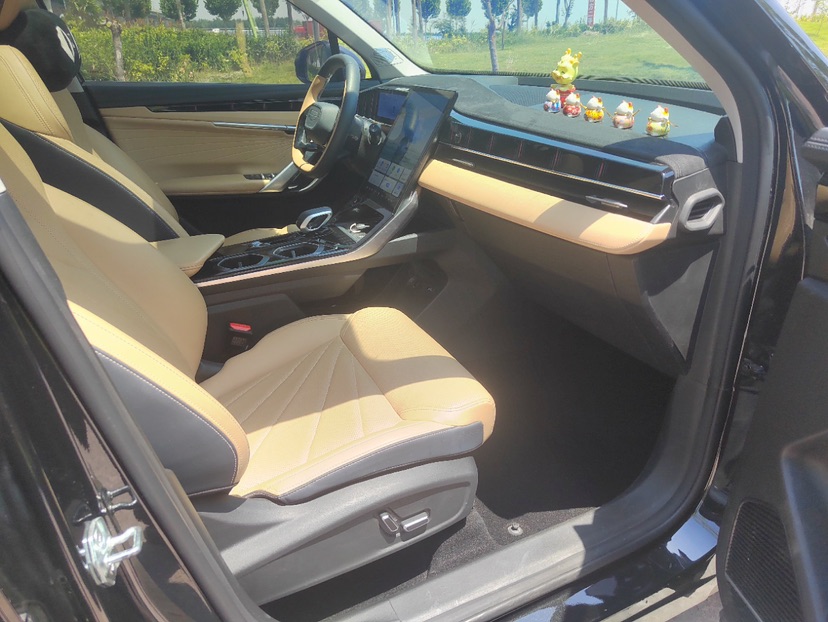 GEELY Boyue L 2023 car image #12