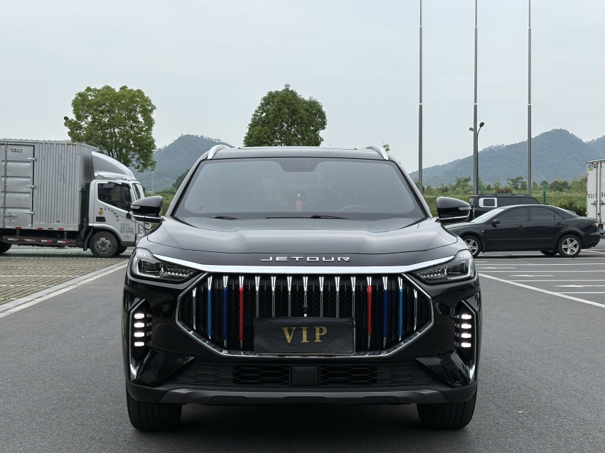 Jetour X70 PLUS 2023 car image #2