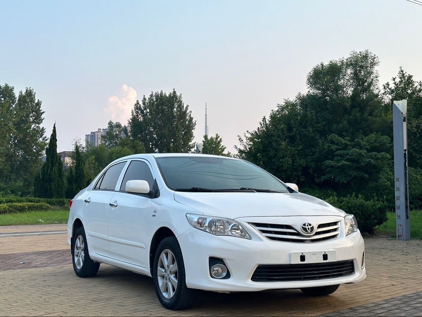 Toyota Corolla 2011 immagine di auto #3