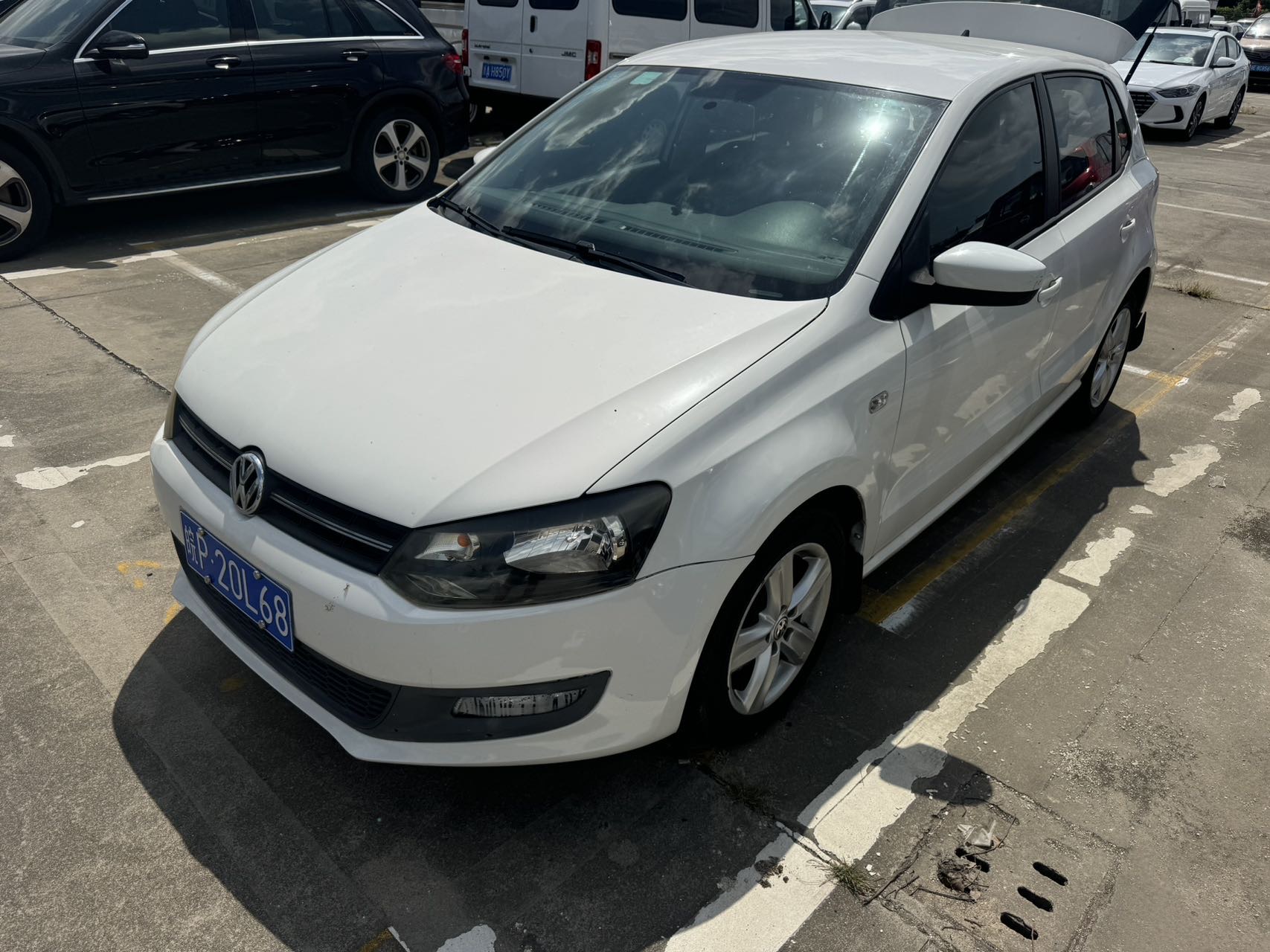 Volkswagen Polo 2011 Volkswagen Polo 2011 car image