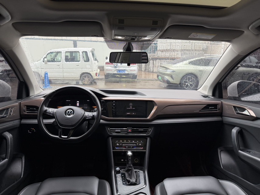 Volkswagen Tharu 2022 car image #9