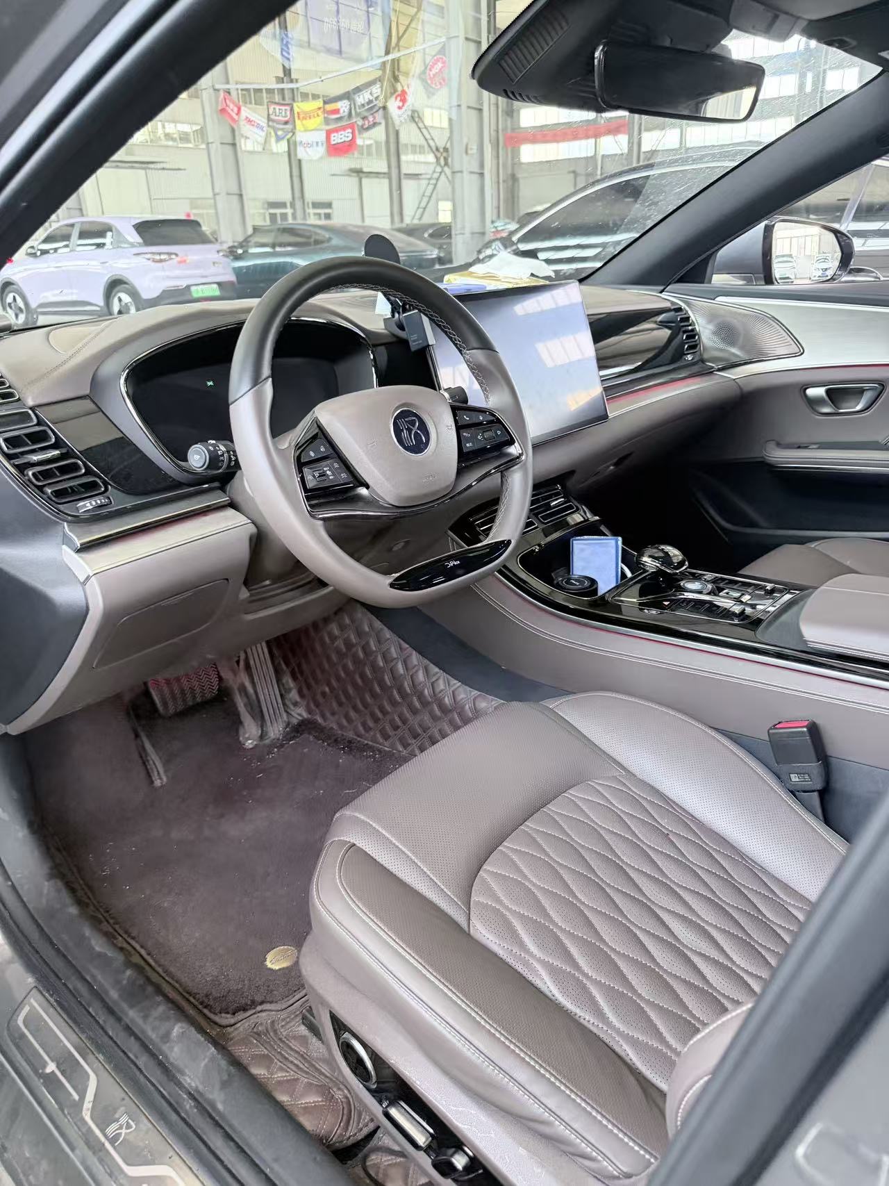 BYD Han 2023 #2 BYD Han 2023 immagine di auto #2