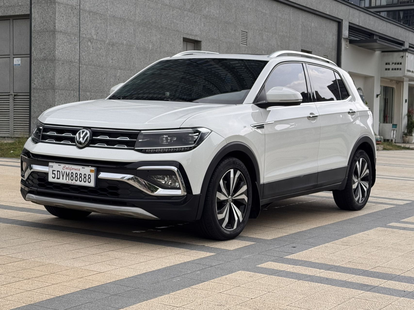 Volkswagen T-Cross 2019 #3 Volkswagen T-Cross 2019 car image #3