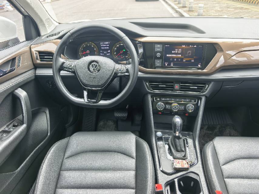 Volkswagen Tharu 2019 car image #10