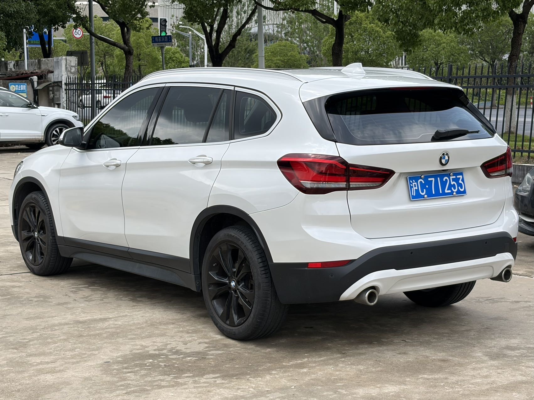 BMW X1 2021 car image #10