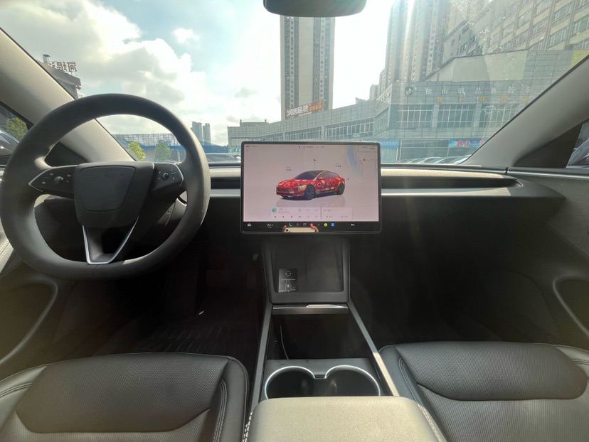 Tesla Model 3 2024 immagine di auto #4