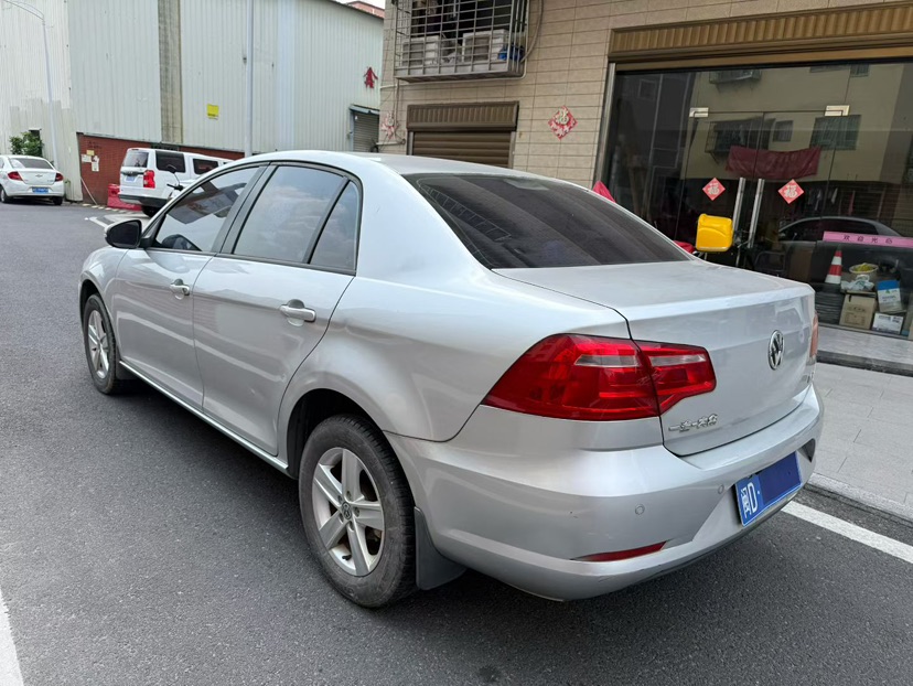 Volkswagen Bora 2014 car image #7