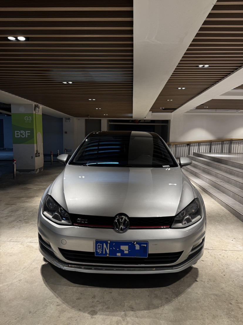Volkswagen Golf 2015 car image #8