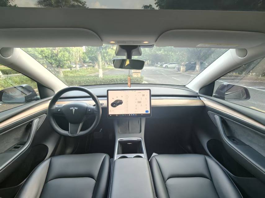 Tesla Model Y 2021 #9 Tesla Model Y 2021 car image #9