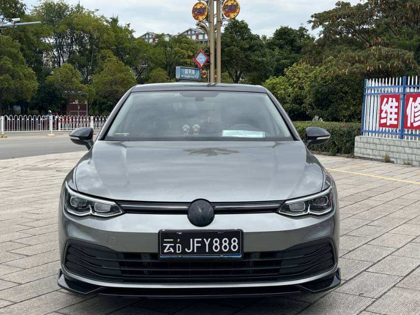 Volkswagen Golf 2021 car image #2