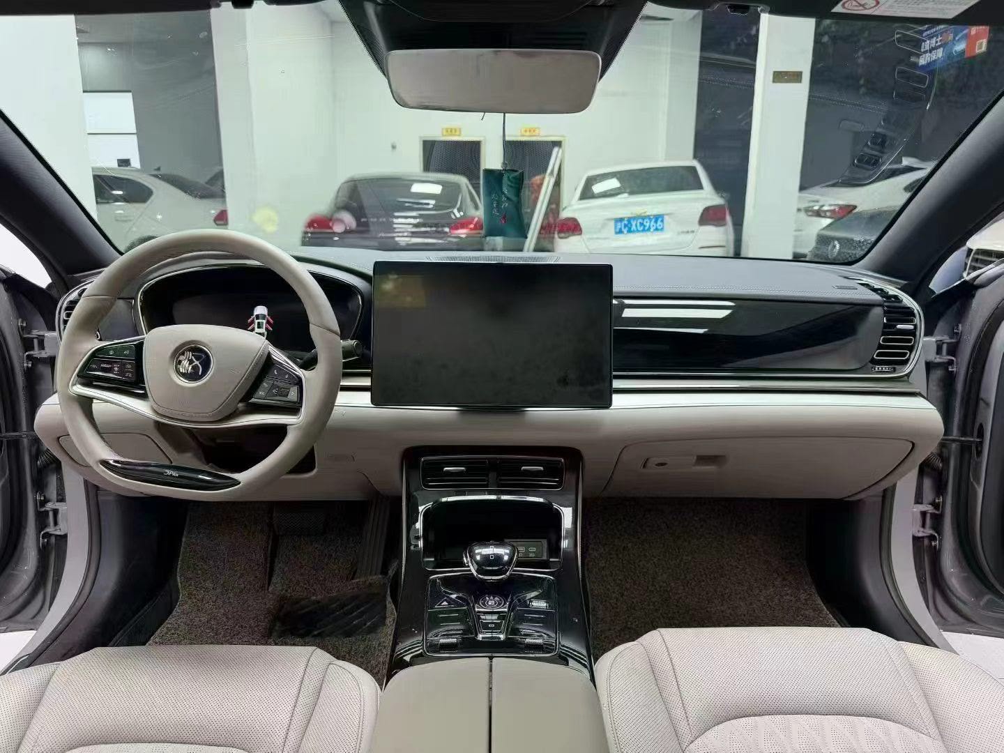 BYD Han 2025 car image #8