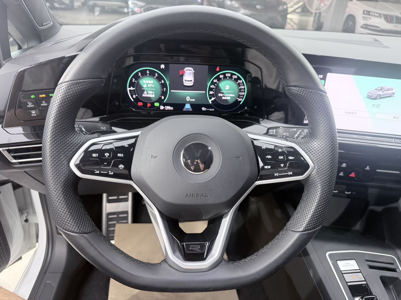 Volkswagen Golf 2022 car image #10
