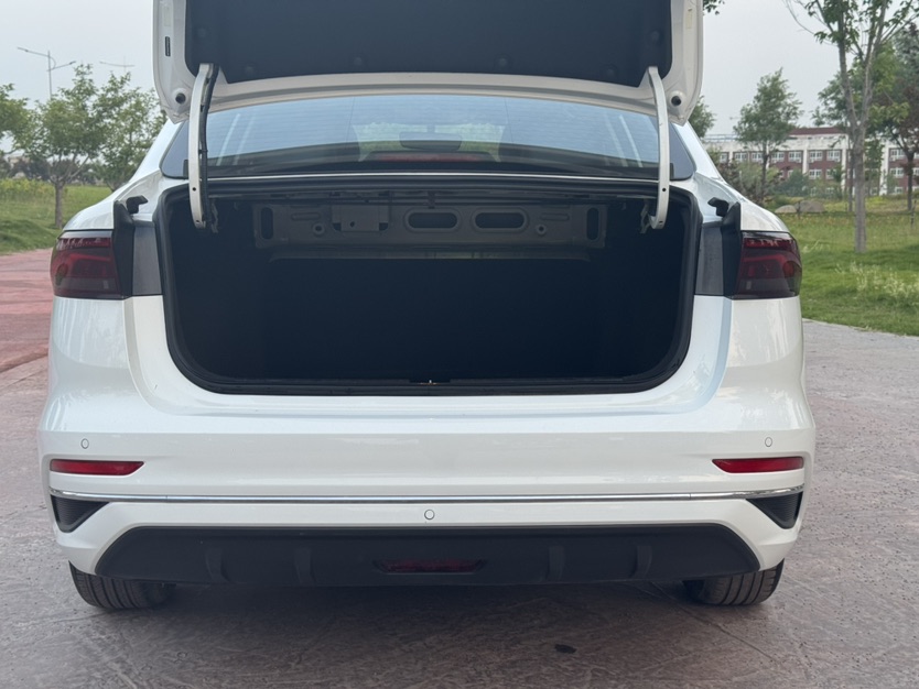 GEELY Emgrand 2023 car image #11