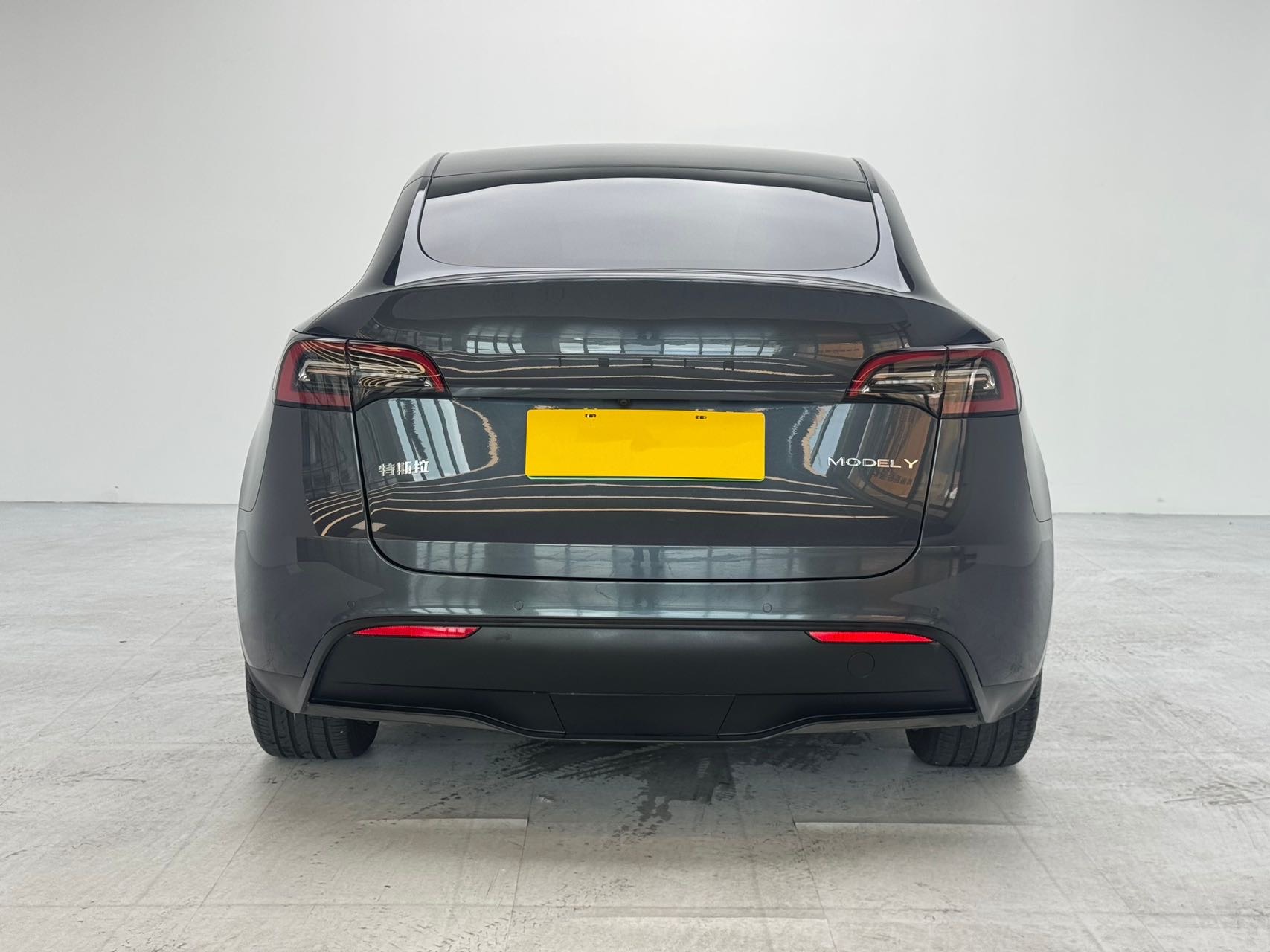 Tesla Model Y 2022 #5 Tesla Model Y 2022 car image #5