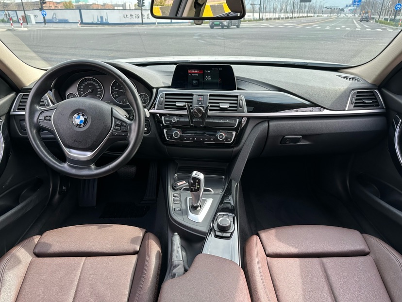 BMW 3 Series 2018 #5 BMW 3 Series 2018 car image #5