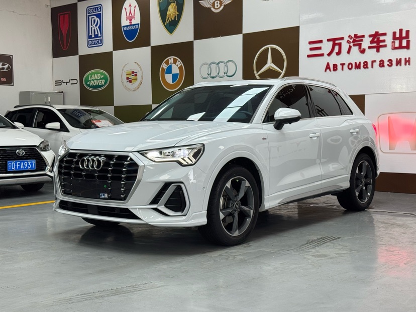 Audi Q3 2022 Audi Q3 2022 car image