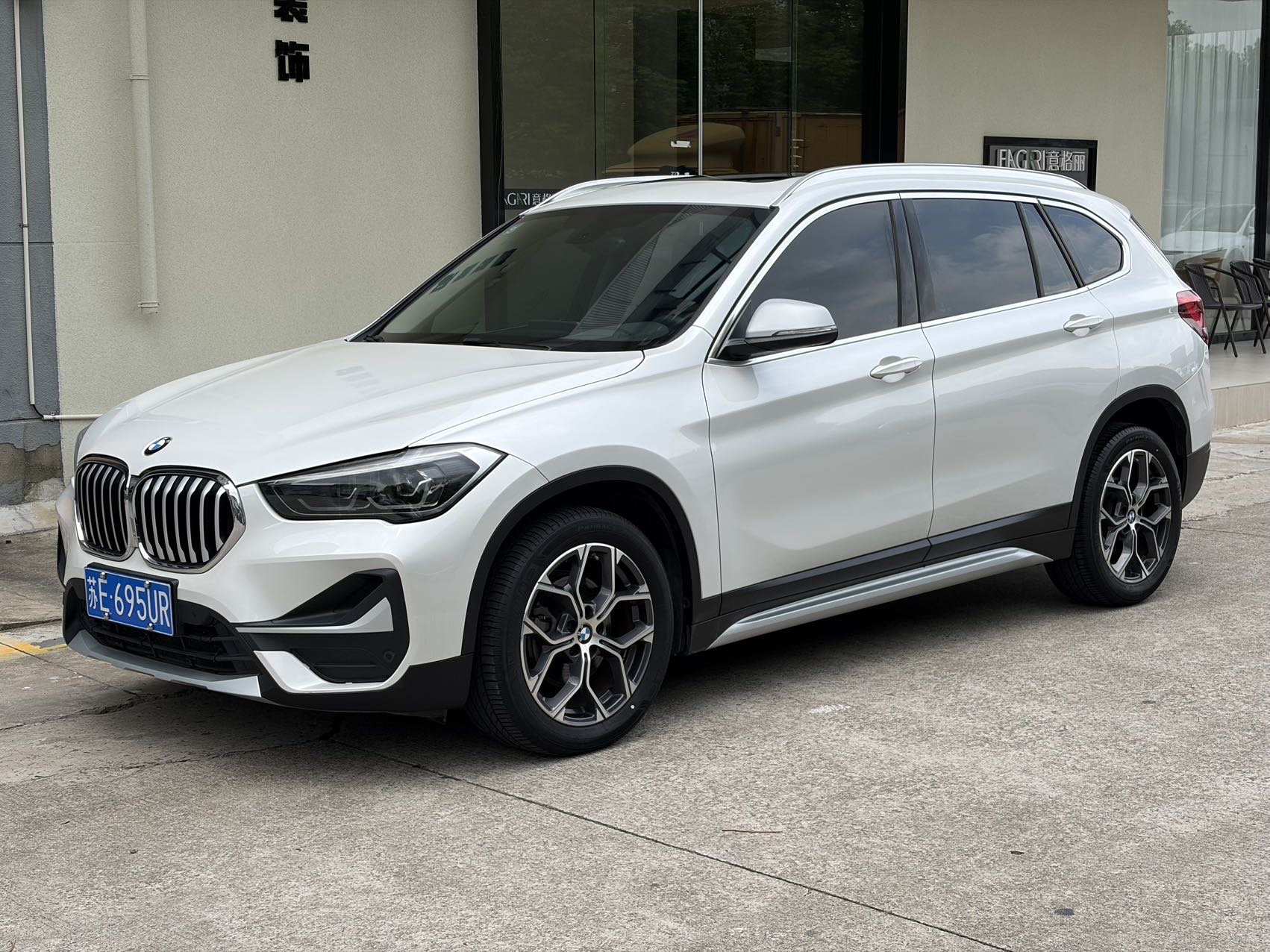 BMW X1 2021 car image 