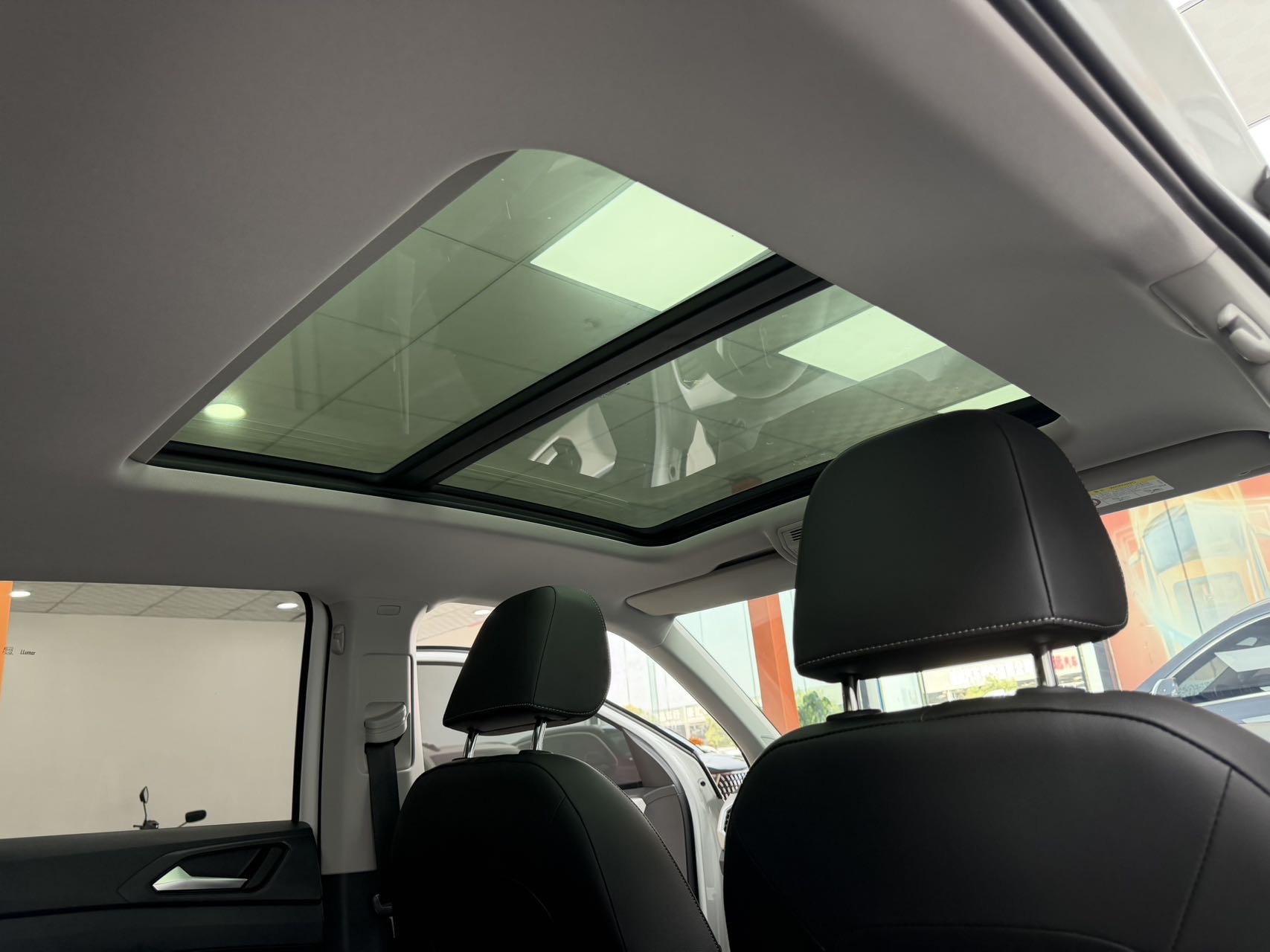 Volkswagen Tacqua 2022 car image #12