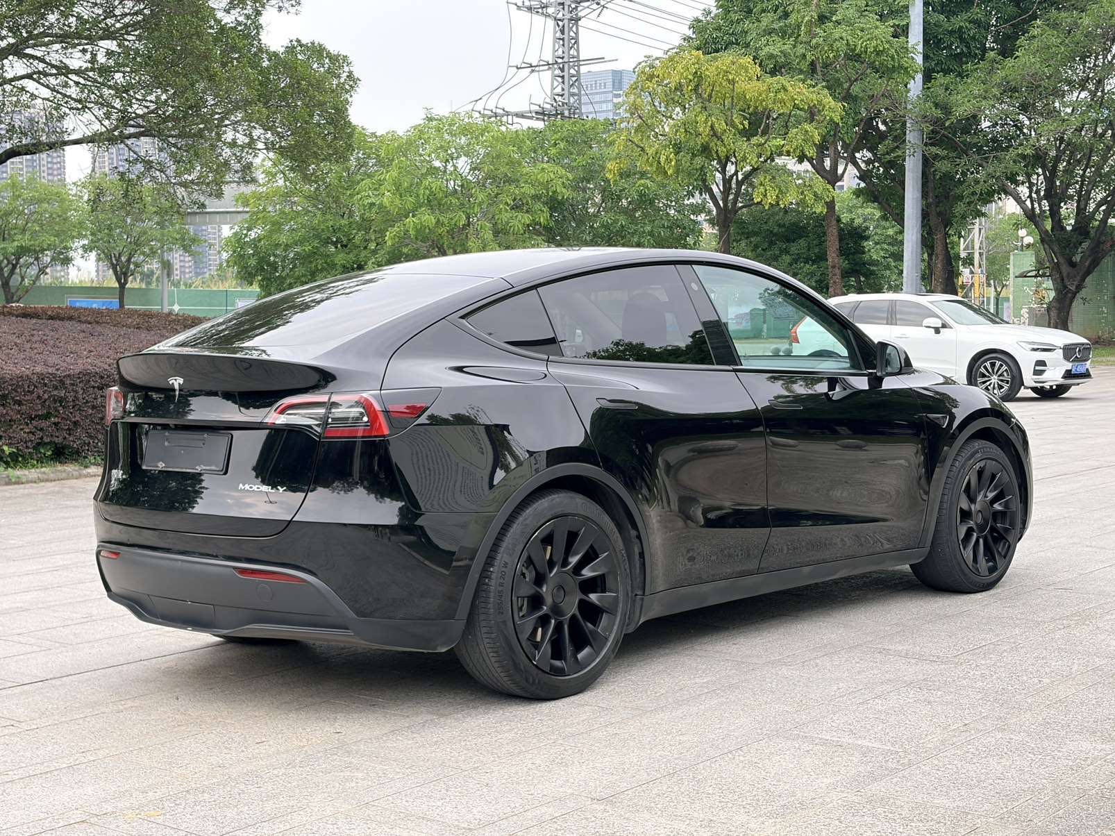 Tesla Model Y 2022 car image #5
