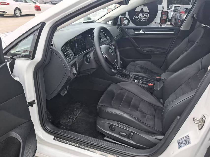 Volkswagen Golf 2020 #4 Volkswagen Golf 2020 car image #4