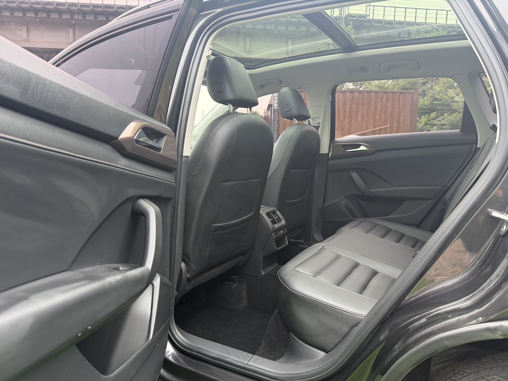 Volkswagen Tharu 2022 car image #9