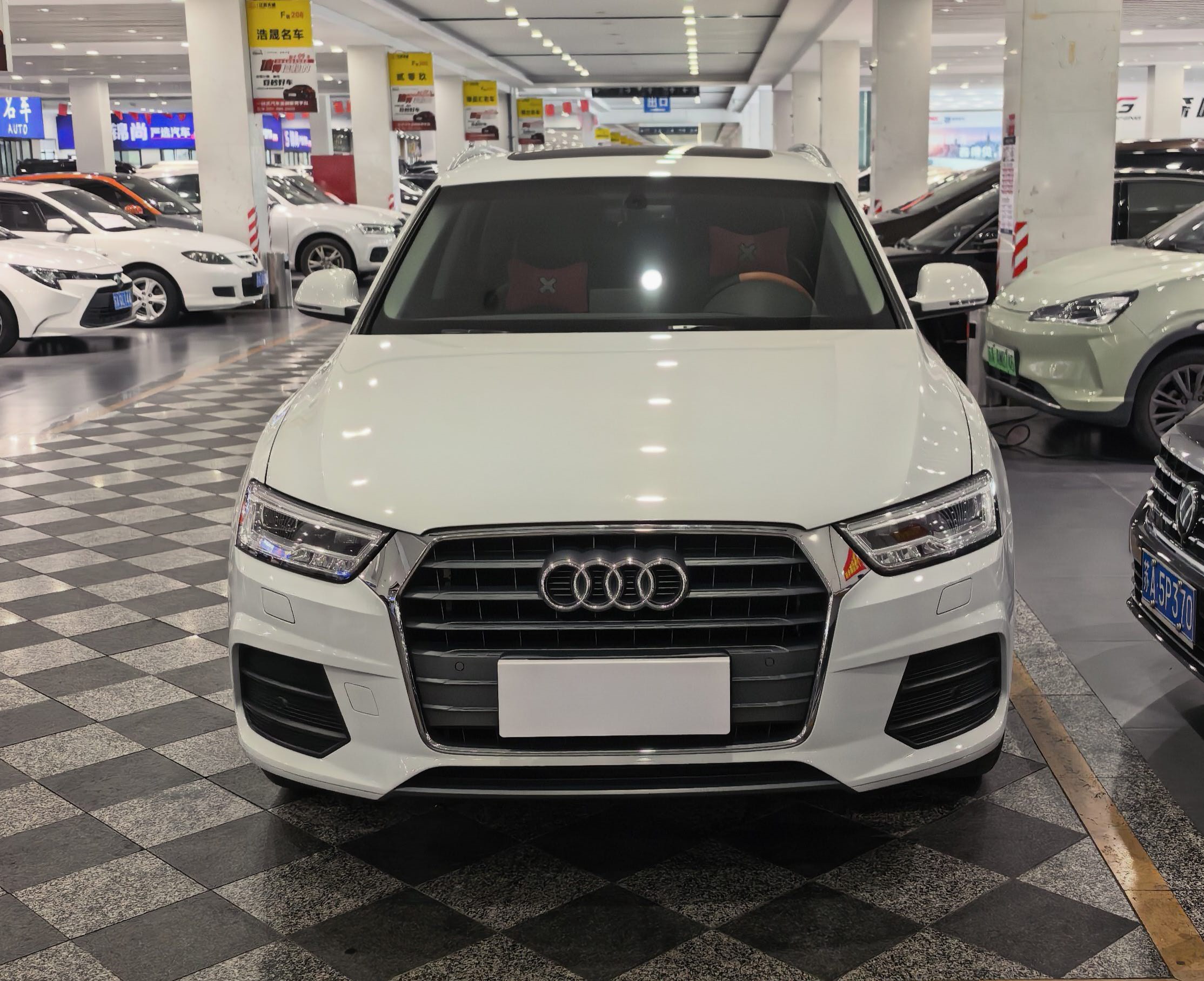 Audi Q3 2018 #2 Audi Q3 2018 car image #2