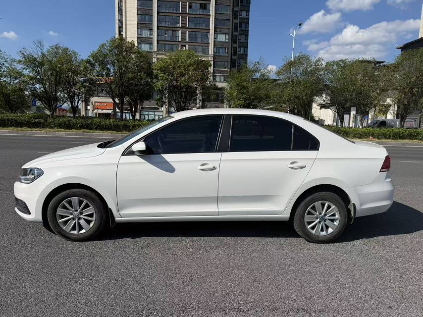 Volkswagen Santana 2016 car image #4