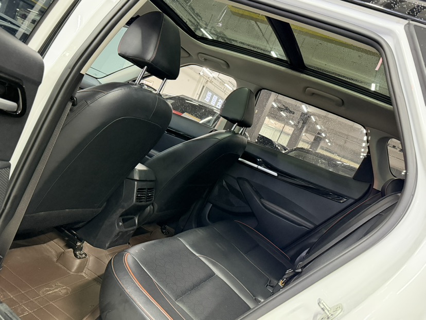 Kia Seltos 2023 car image #6