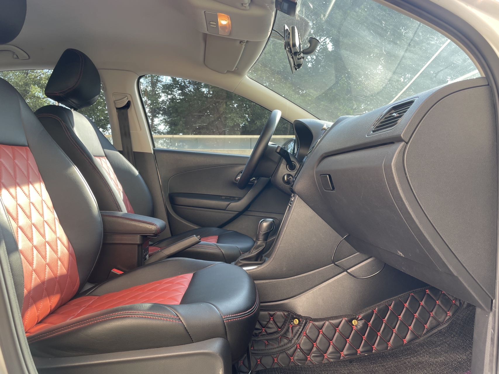 Volkswagen Polo 2019 car image #14