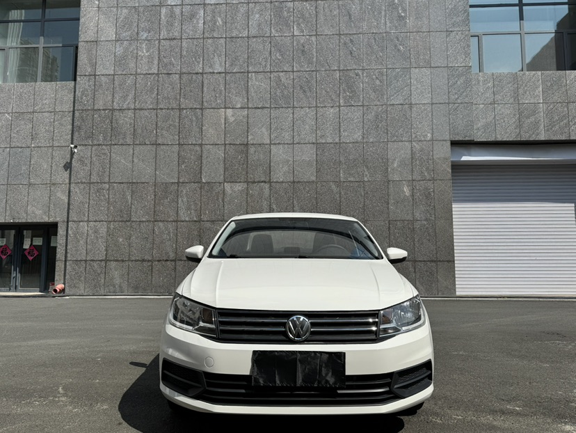 Volkswagen Santana 2018 car image #2