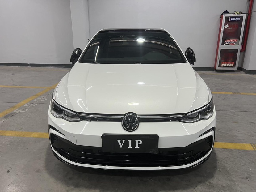 Volkswagen Golf 2022 car image #2