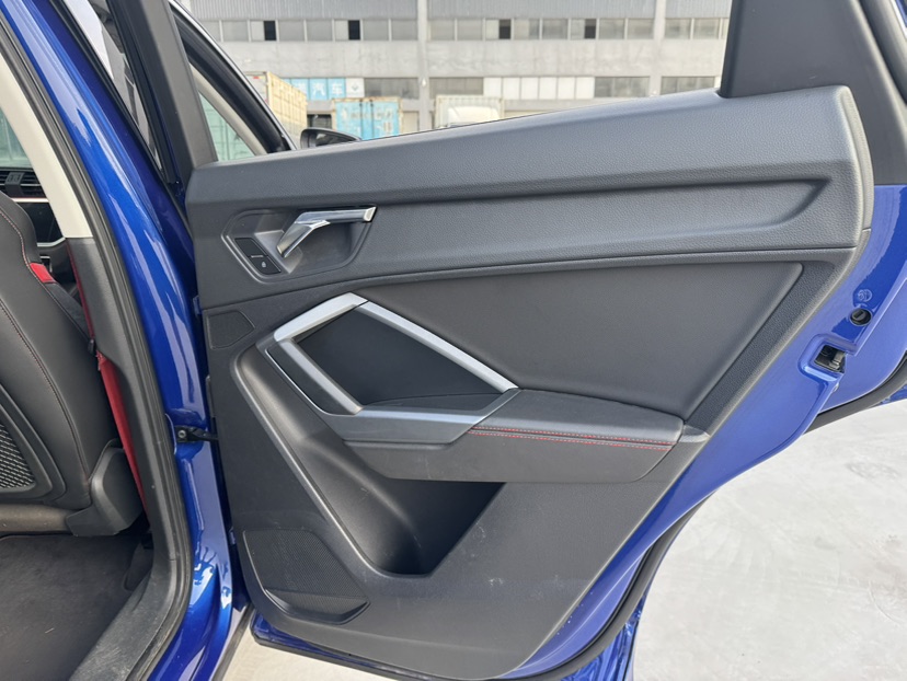 Audi Q3 2019 #17 Audi Q3 2019 car image #17
