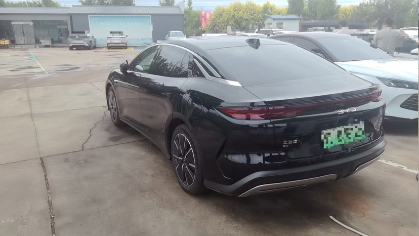 BYD HanL 2025 car image #3
