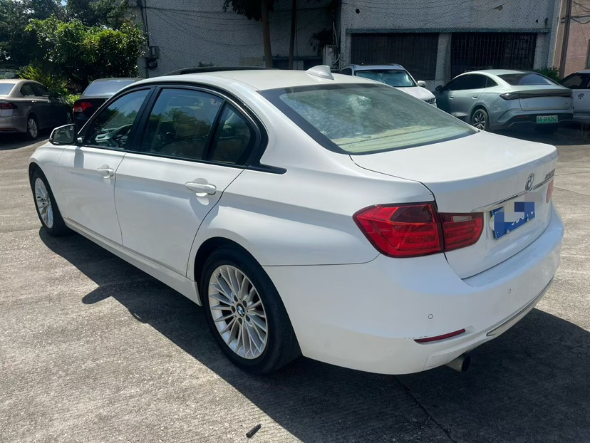 BMW 3 Series 2012 car image #9