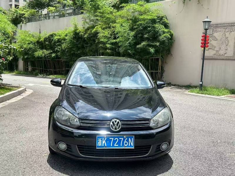 Volkswagen Golf 2012 car image 